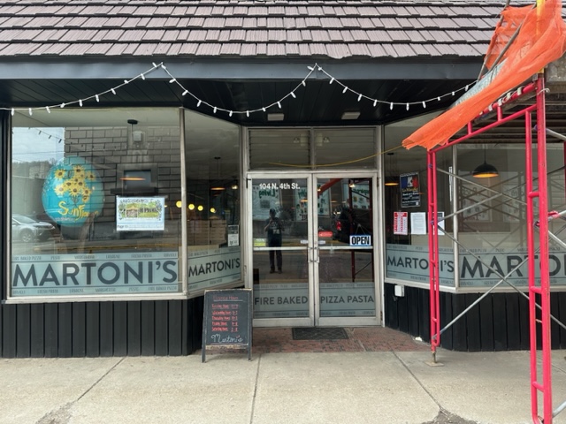 Martoni's Fire Baked Pizza